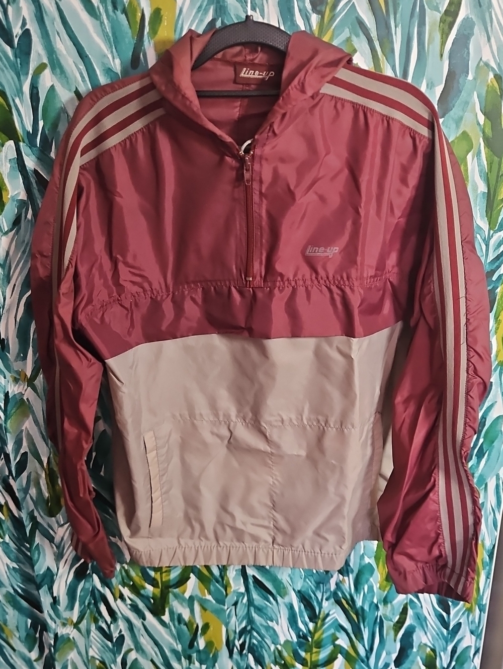 Vintage Line-up Two-Tone Windbreaker Jacket in Burgundy and Beige - Size M